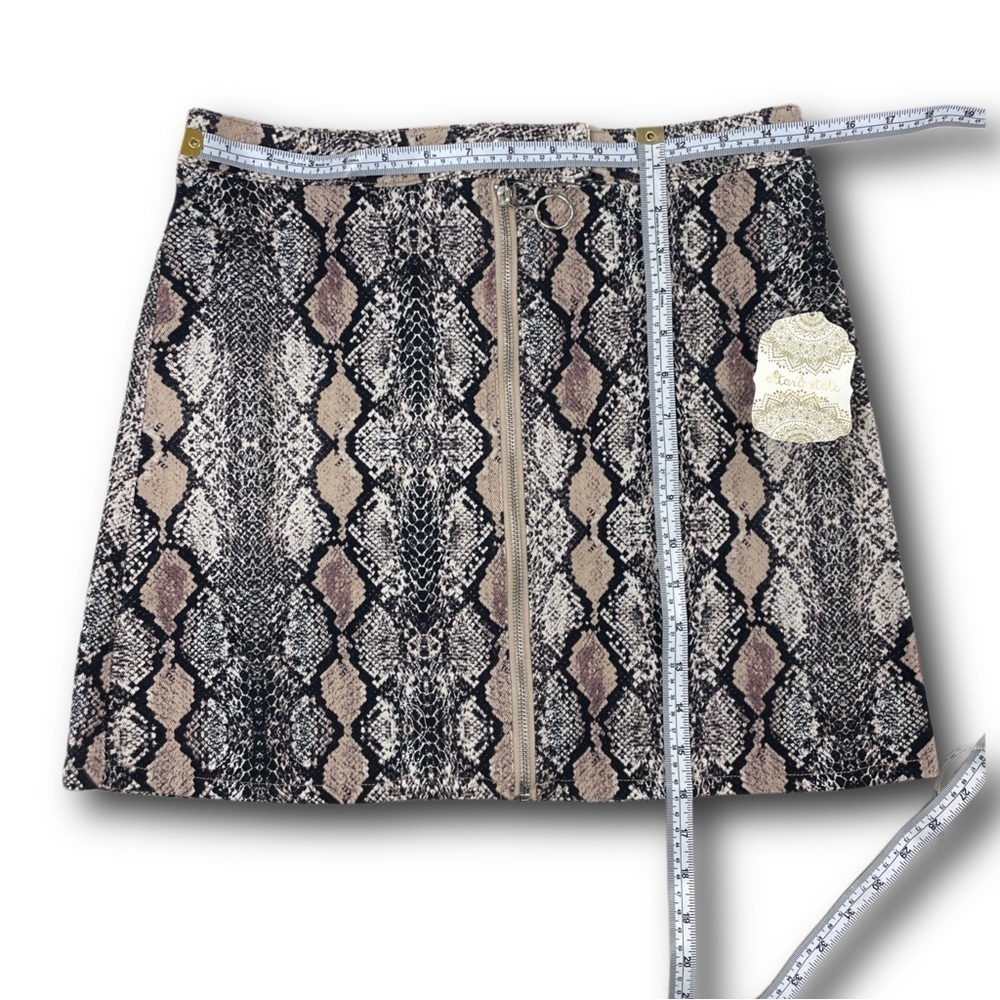 Altar’d State Snakeskin patterned center zip mini skirt - NWT - size L - Picture 7 of 7